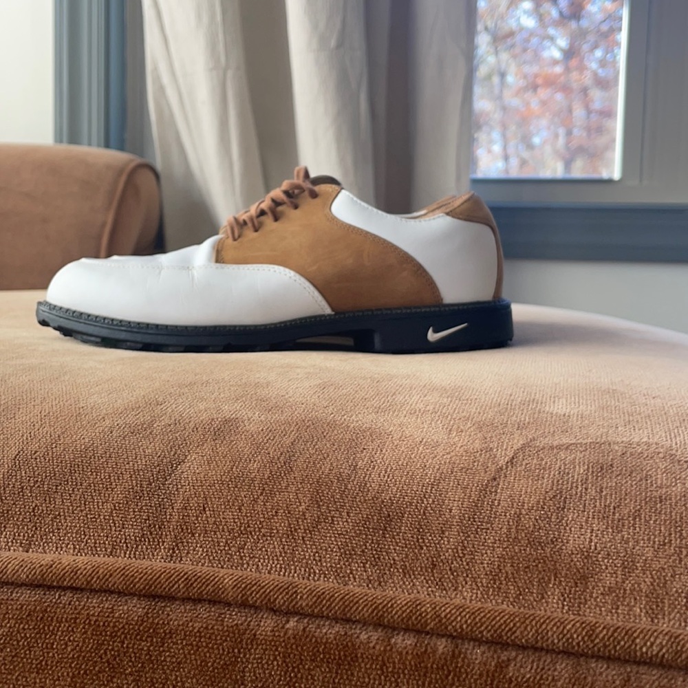 Nike golf shoes size 7.5